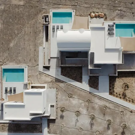 Rizes Santorini With Private Pool Отель Перисса