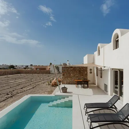 Отель Rizes Santorini With Private Pool Перисса