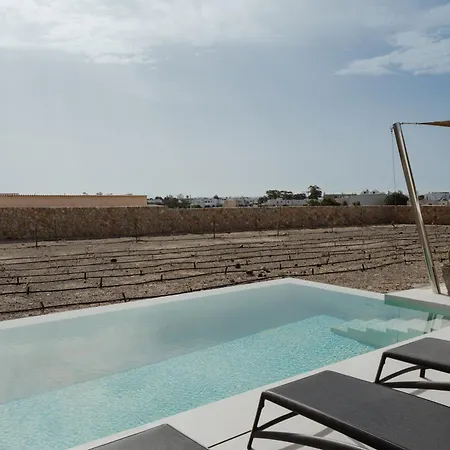 Отель Rizes Santorini With Private Pool Перисса