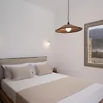 Rizes Santorini With Private Pool Hotel