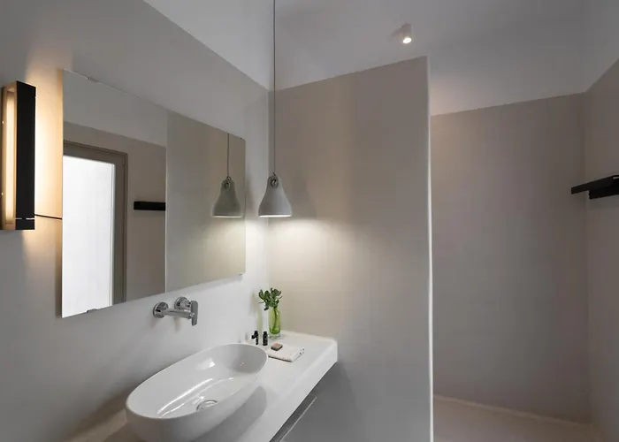 Rizes Santorini With Private Pool Hotel