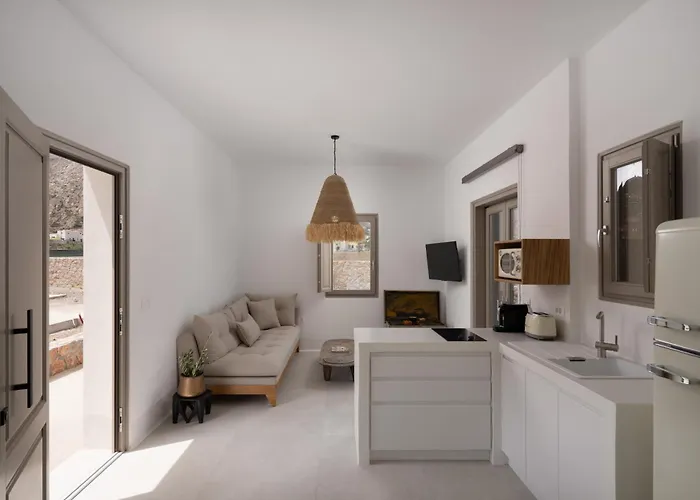 Rizes Santorini With Private Pool *