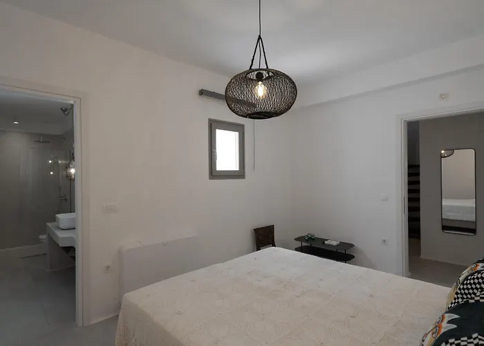 Rizes Santorini With Private Pool Hotel