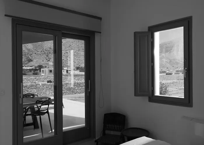 Ξενοδοχείο Rizes Santorini With Private Pool