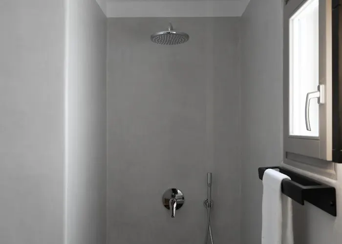 Ξενοδοχείο Rizes Santorini With Private Pool