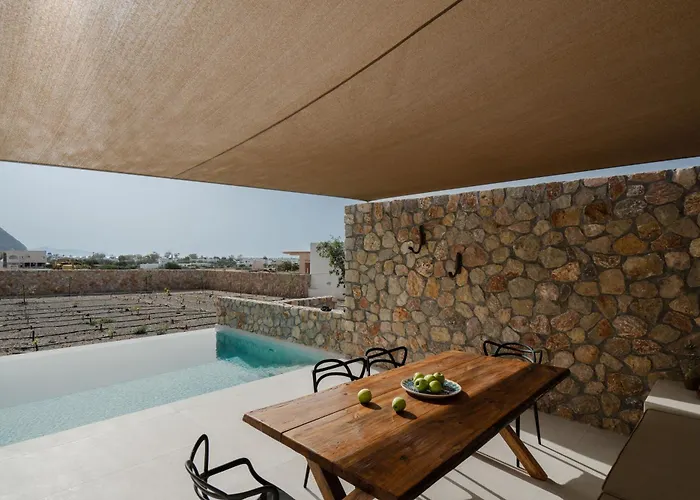 Rizes Santorini With Private Pool