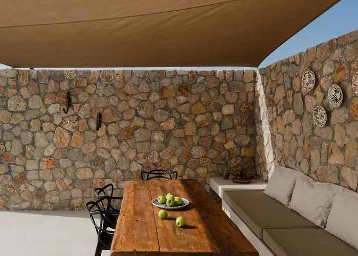 Rizes Santorini With Private Pool