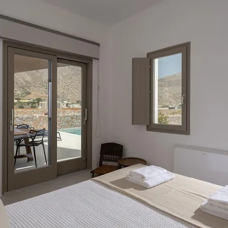 Rizes Santorini With Private Pool Perissa (Santorini)