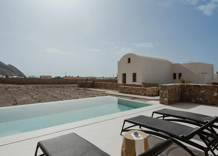 Rizes Santorini With Private Pool