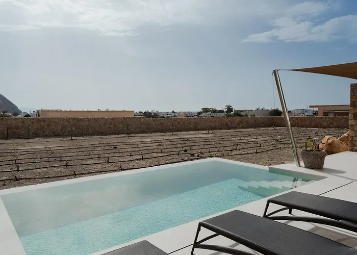 Hotel Rizes Santorini With Private Pool Perissa (Santorini)