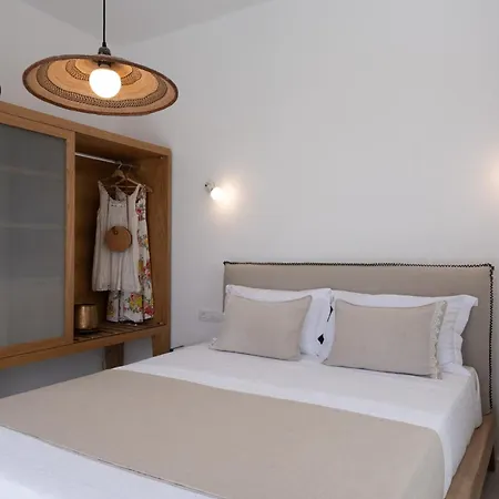 Rizes Santorini With Private Pool *