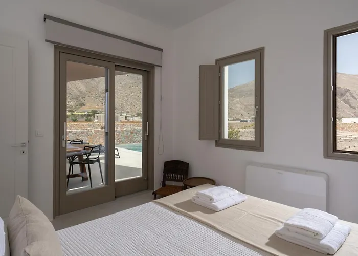 Rizes Santorini With Private Pool Перисса