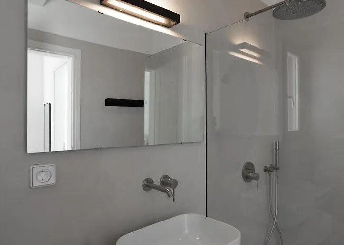 Rizes Santorini With Private Pool Отель Перисса