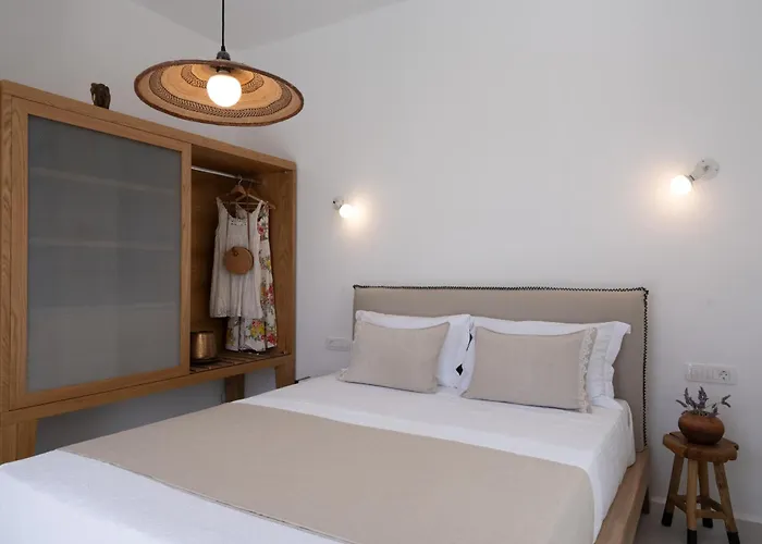 Rizes Santorini With Private Pool *