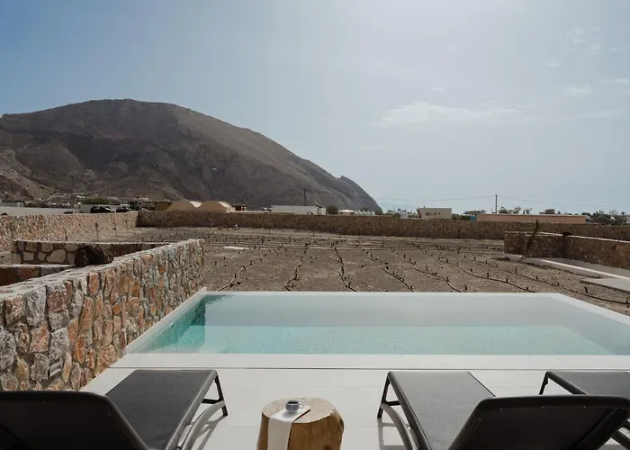 Отель Rizes Santorini With Private Pool *