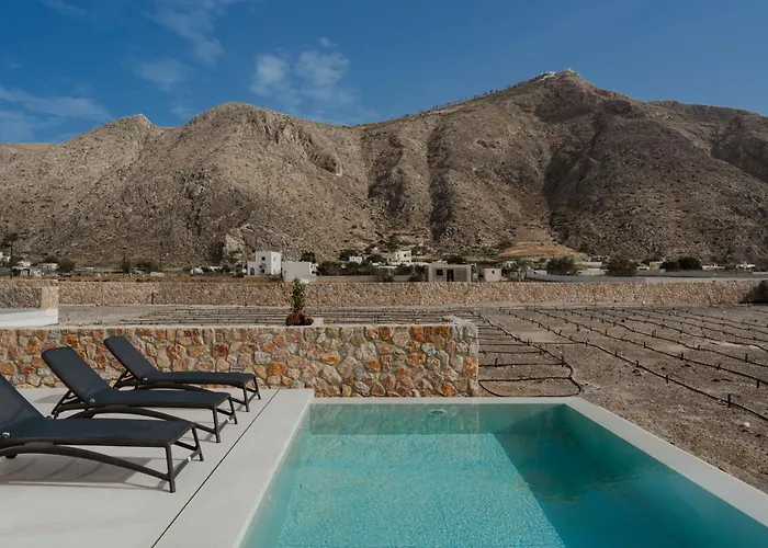 Rizes Santorini With Private Pool